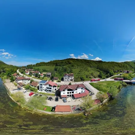 Aqua Ribnik Hotel